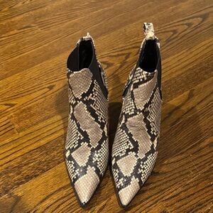 Zara Snake-Print Pointed Toe Ankle Boots - Black & Cream